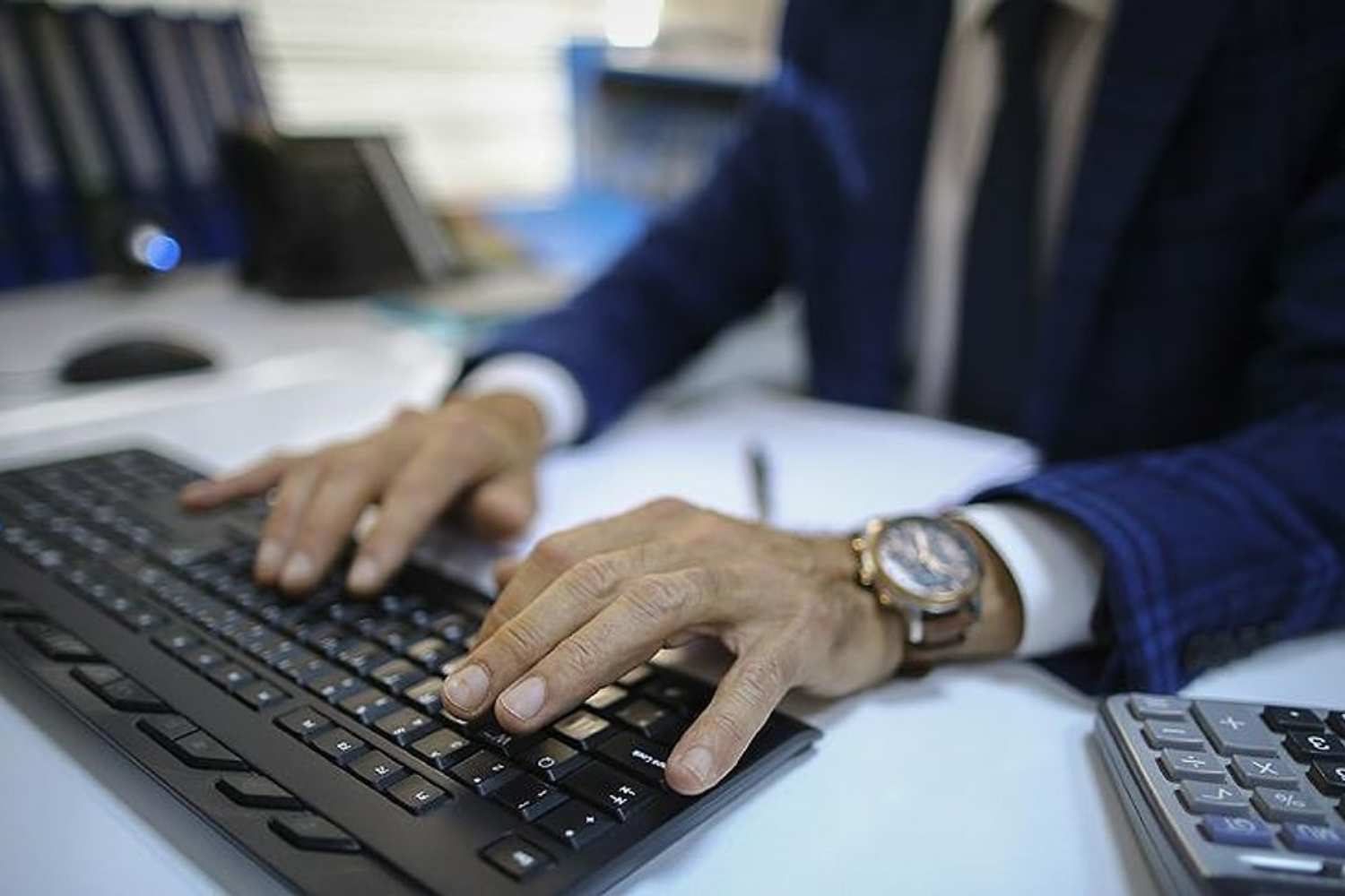Memur Olarak MEB’e Kurumlar Arası Geçiş Mümkün mü? Yasalar Açık, Uygulama Kapalı mı?
