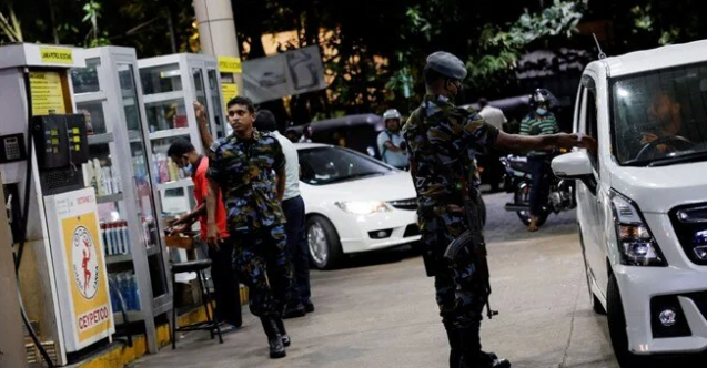 Sri Lanka'da akaryakıt kıtlığı nedeniyle okullar bir hafta daha kapatılacak