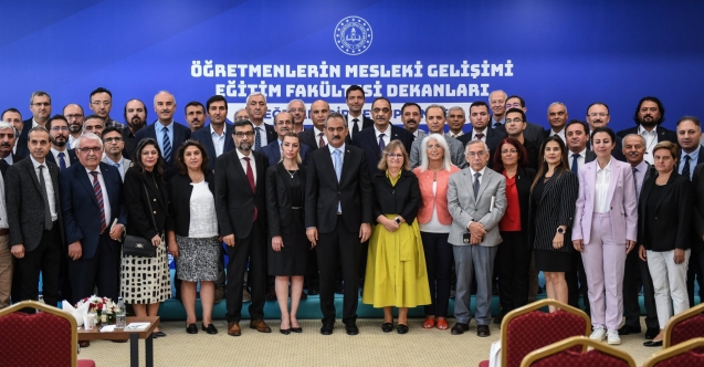 Bakan Özer: "Tüm politikaların anahtar noktası, öğretmenlerimiz"