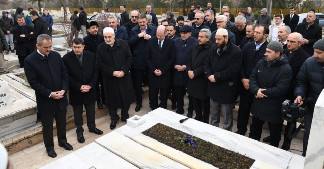 ESKİ MİLLÎ EĞİTİM BAKANI TEVFİK İLERİ VEFATININ 61. YILINDA KABRİ BAŞINDA ANILDI