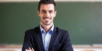 Öğretmen bedelli askerliğe giderse maaşı yatar mı?